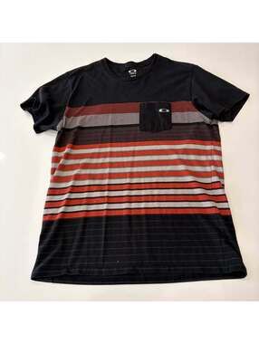 Mens Large Vintage Y2K Oakley t-shirt